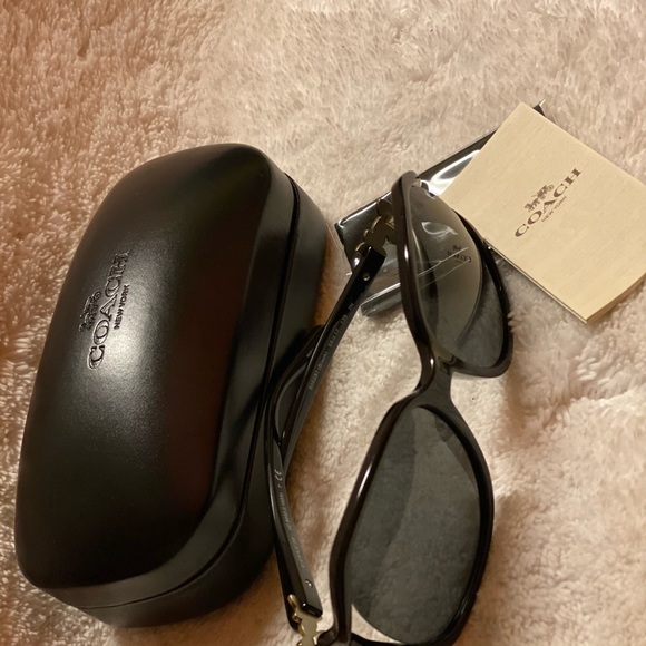 COACH SUNGLASSES - Picture 3 of 12